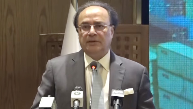 معیشت کو بیرونی امداد سے تجارت و سرمایہ کاری کی جانب لے جا رہے ہیں: وزیر خزانہ