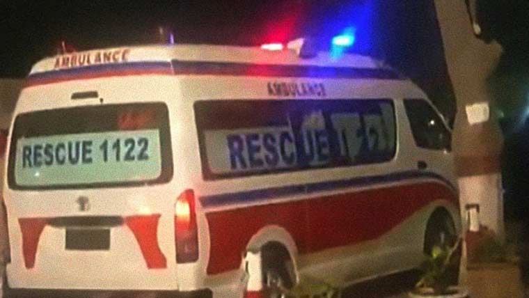 کامونکی: جی ٹی روڈ پر ٹرک اور مسافر رکشہ میں تصادم، 2 افراد جاں بحق