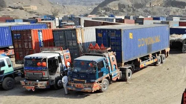 پٹرولیم مصنوعات کی قیمتیں بڑھنے پر ٹرانسپورٹ اتحاد کا کرایوں میں اضافے کا اعلان