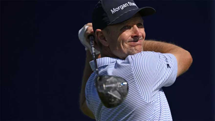 Rose powers to commanding six-shot lead at Torrey Pines