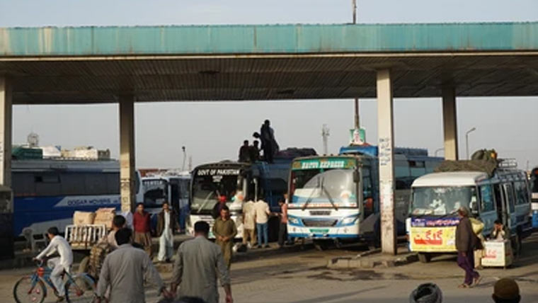 غیر قانونی بس سٹینڈز اور بکنگ پوائنٹس لاڑکانہ شہر سے باہر منتقل