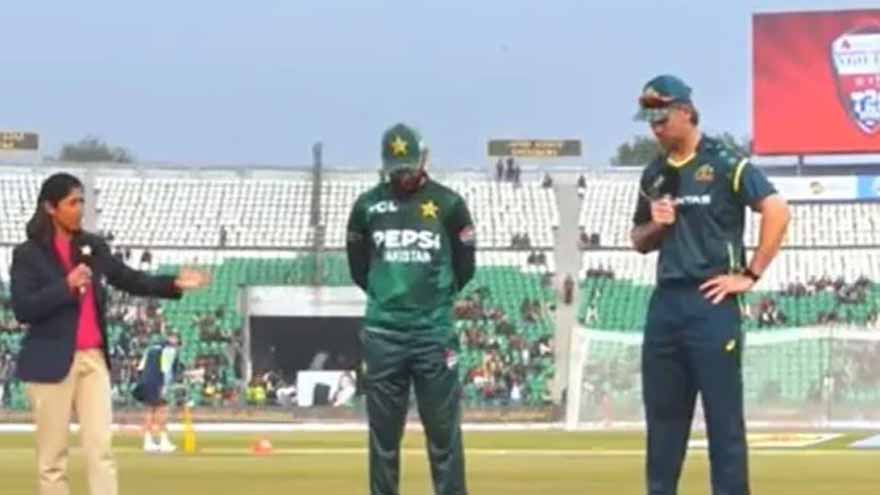 Pakistan set Australia 208-run target in final T20I