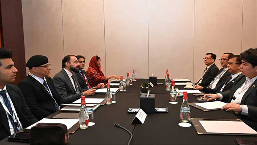 Pakistan, Bangladesh explore avenues for bilateral cooperation