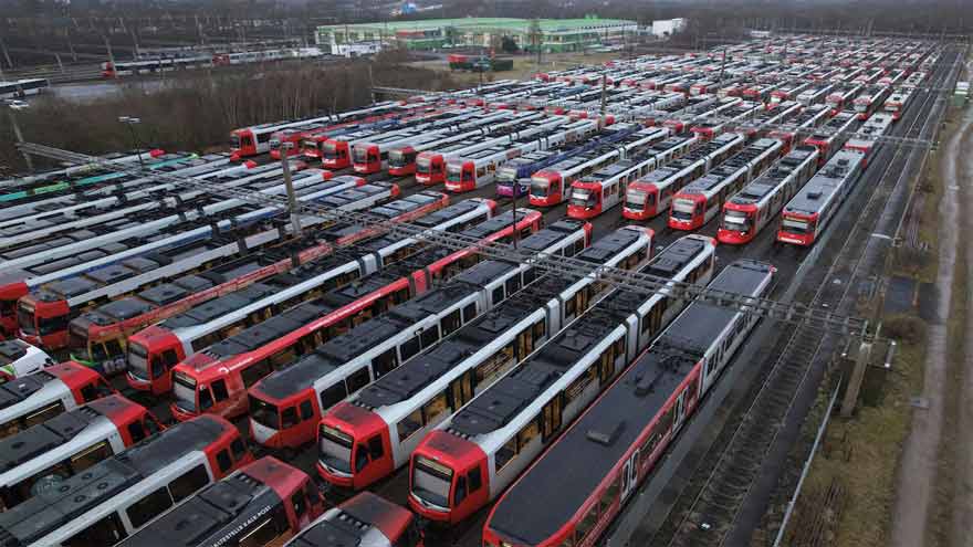 Tens of thousands of transport workers walk off job in Germany