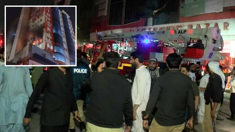 کراچی : صدر موبائل مارکیٹ میں لگنے والی آگ پر قابو پالیا گیا