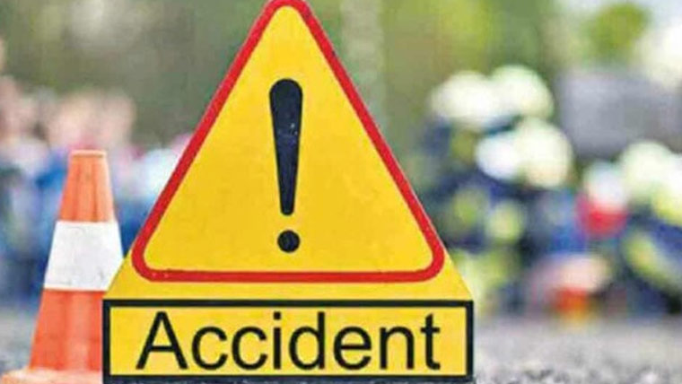 بس کی ٹکر سے رکشہ تباہ ، تین خواتین سمیت 6 افراد جاں بحق