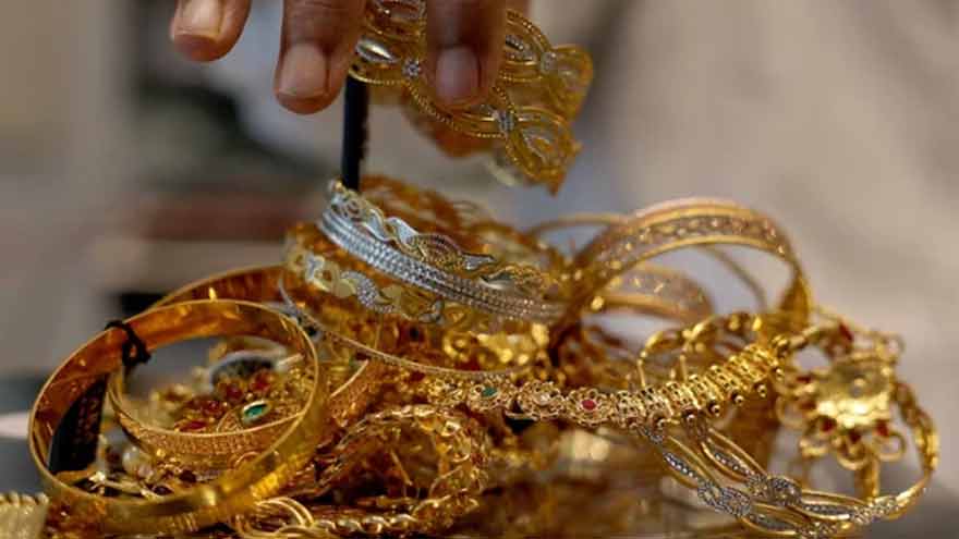 Gold price surges by Rs24,000 to Rs514,362 per tola