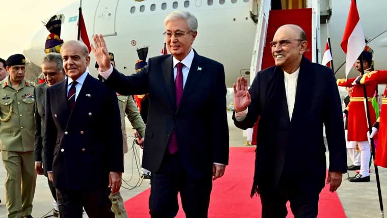 قازقستان کے صدر 2 روزہ دورے پر پاکستان پہنچ گئے