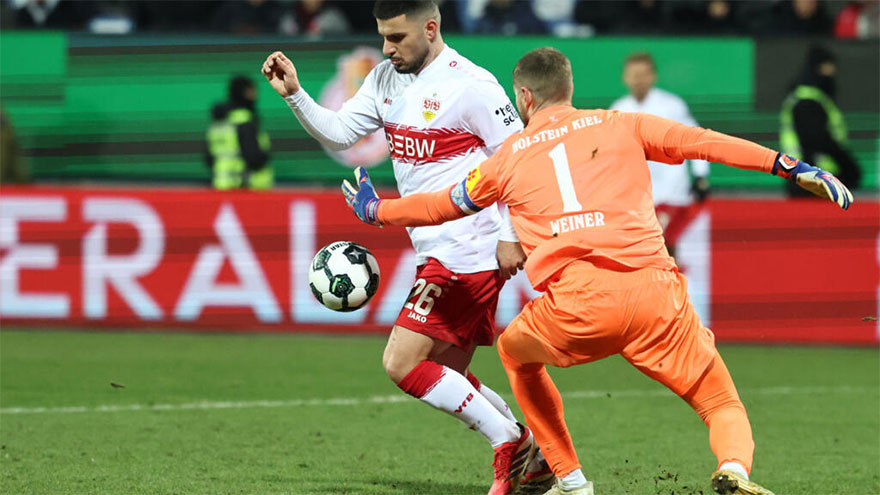 Undav pokes Stuttgart past Kiel into German Cup semis