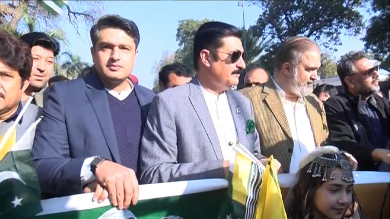 اگر وزیراعلیٰ کا 9 مئی میں نام ہے تو حکومت ایکشن لے: گورنر خیبرپختونخوا 