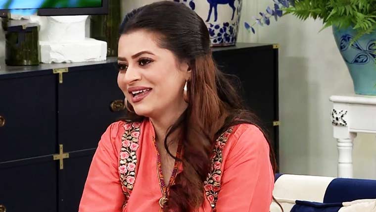 بینیتا ڈیوڈ کا رنگ گورا کرنے والے انجکشنز کے استعمال کا اعتراف