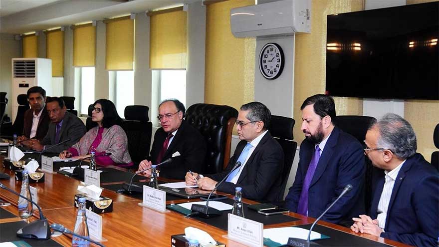 FinMin pledges to resolve pharmaceutical sector issues