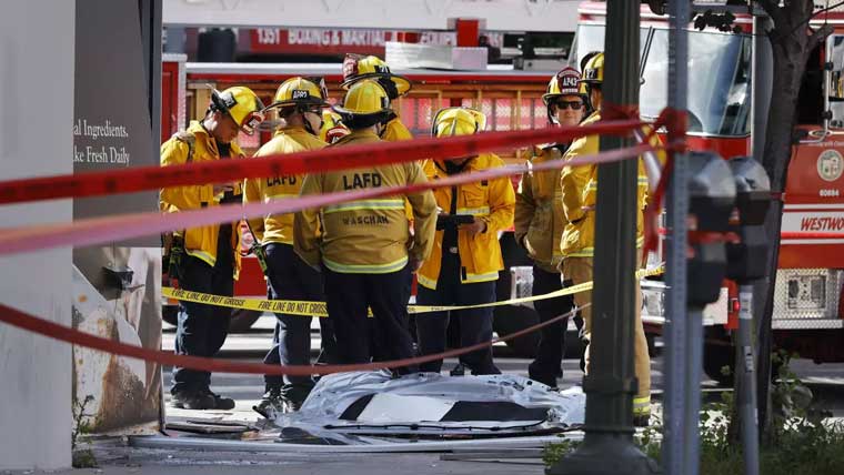لاس اینجلس: تیز رفتار کار سپر سٹور میں گھس گئی، 3 افراد ہلاک، 7 زخمی