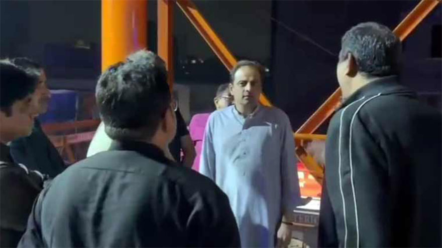 Karachi mayor pays surprise visit to various city areas