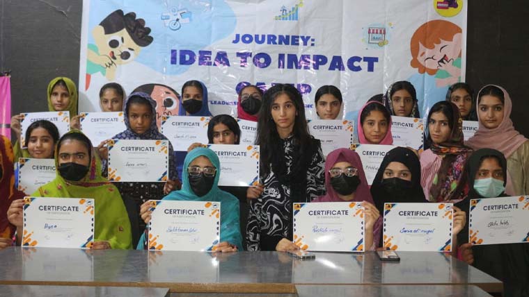 خضدار میں بچیوں کی درس و تدریس کے ساتھ ہنرمندی کی تربیت