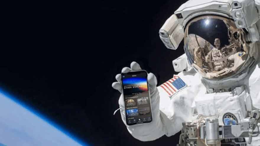 NASA allows astronauts to carry smartphones on ISS and Artemis II missions