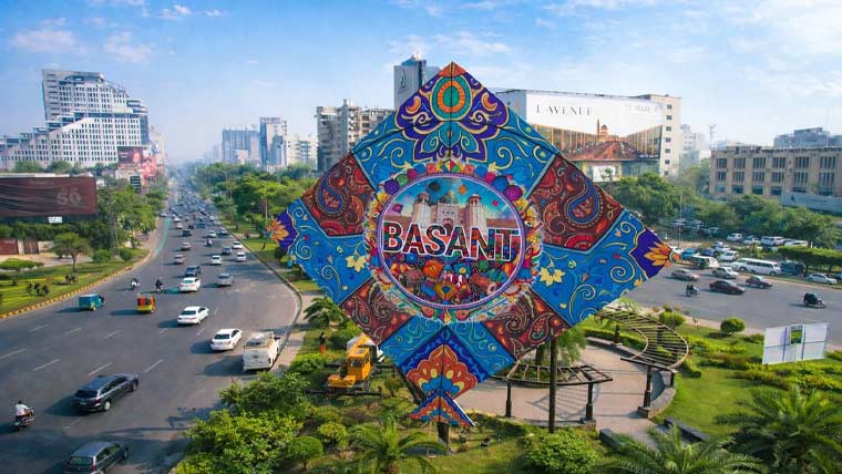 لاہور: بسنت منانے کیلئے دیگر شہروں سے آنے والوں کا شدید رش، پروازیں فل