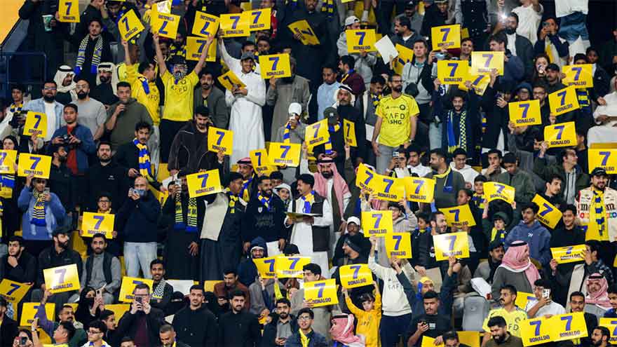 Fans cheer for absent Ronaldo as Saudi row deepens