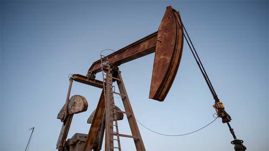 Oil prices climb on worries of possible Iran-US conflict