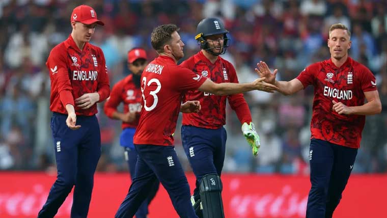 ٹی 20 ورلڈ کپ: انگلینڈ نے سنسنی خیز مقابلے کے بعد نیپال کو 4 رنز سے ہرا دیا