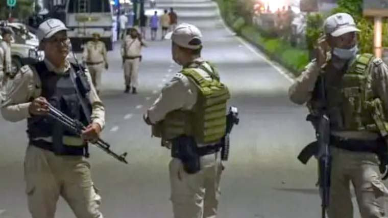 بھارتی ریاست منی پور میں پھر کشیدگی، افراتفری، پولیس کی فائرنگ، 2 افراد ہلاک، 10 زخمی