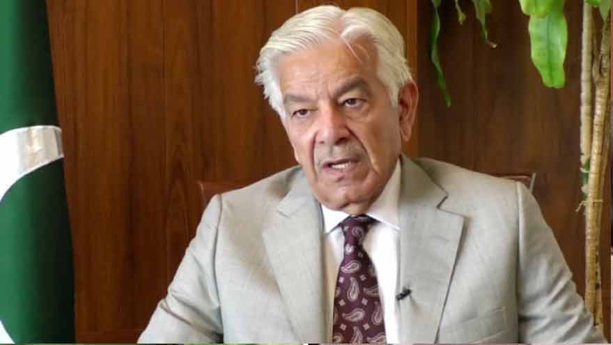 Khawaja Asif blames begging mafia for Gulf countries' visa ban on Pakistanis