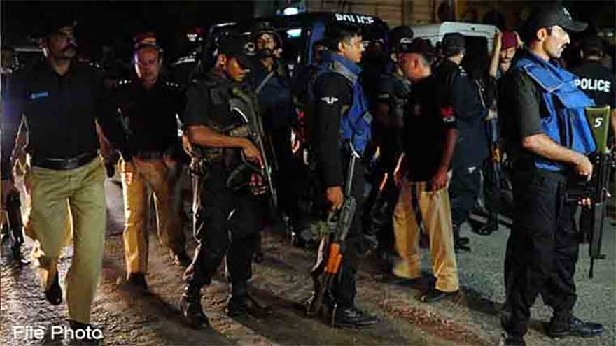 Three policemen martyred, five injured in Dadu 'encounter'