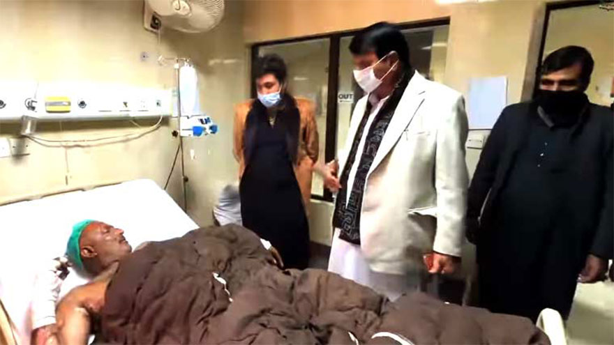 Amir Muqam visits PIMS, inquires after blast victims' health