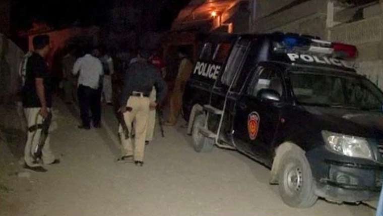 شہر قائد میں رات گئے مبینہ پولیس مقابلے، 7 زخمیوں سمیت 8 ملزم گرفتار