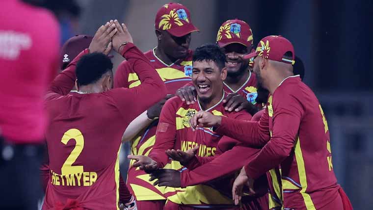 ٹی20 ورلڈ کپ: ویسٹ انڈیز نے انگلینڈ کو 30 رنز سے شکست دے دی