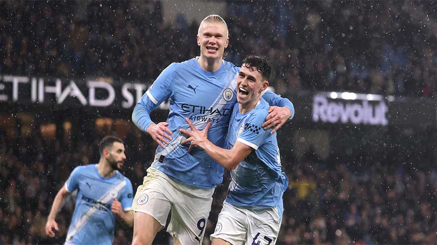 Man City close in on Arsenal with Fulham cruise