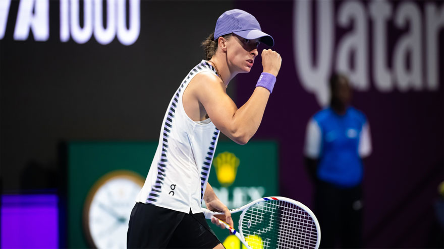 Swiatek fights back to reach Qatar Open quarter-finals