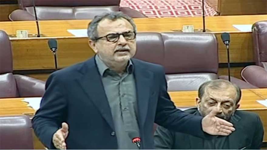 Pakistan to become 90pc clean energy country by 2034: minister