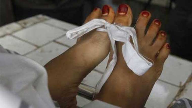 اوچ شریف: بس کی موٹر سائیکل کو ٹکر، خاتون جاں بحق، 2 افراد زخمی