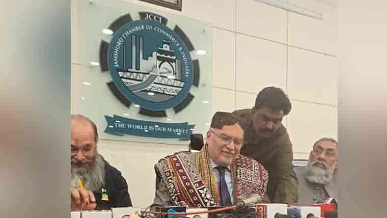 ٹیکس کا بوجھ انڈسٹریز پر زیادہ، بجٹ میں اصلاحات کریں گے: احسن اقبال