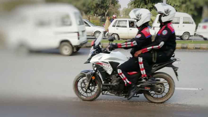Robbers loot Dolphin Squad policemen near Sheikhupura police station