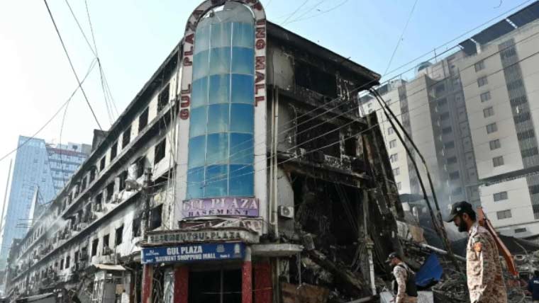 سانحہ گل پلازہ: جوڈیشل کمیشن کی جانب سے مختلف محکموں کو طلبی کے نوٹس جاری