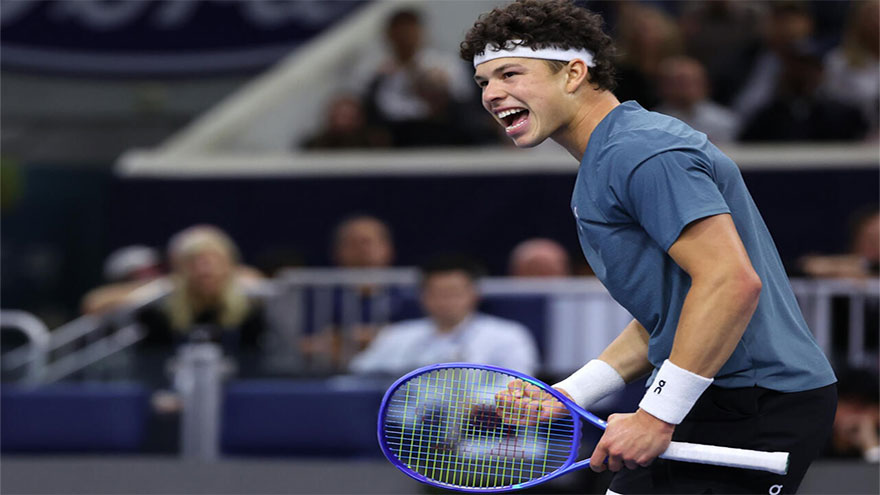 Shelton battles back from brink to beat Fritz, take Dallas crown