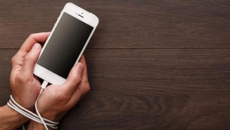 موبائل فون پر پابندی سے طلبہ کی ذہنی صحت پر کوئی اثر نہیں پڑا: محققین