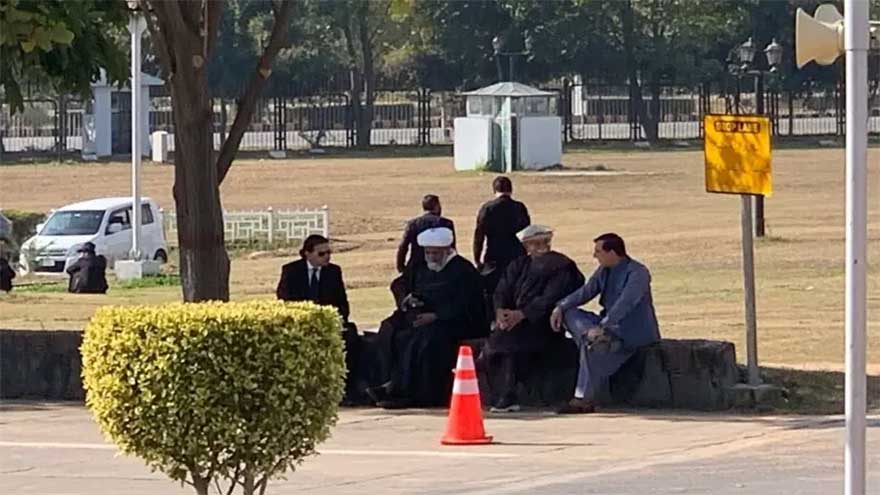 Opposition alliance's sit-in over PTI founder Imran Khan's health enters fourth day