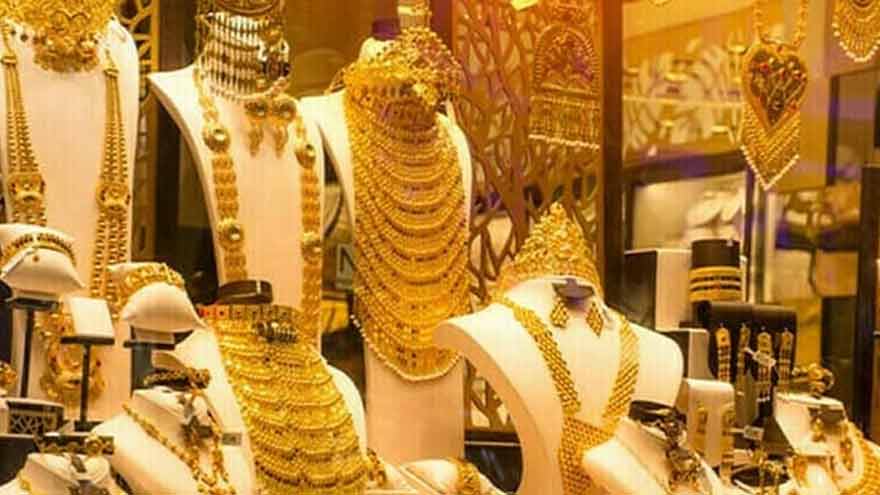 Gold drops to $4,010 globally; falls to Rs523,762 per tola in Pakistan