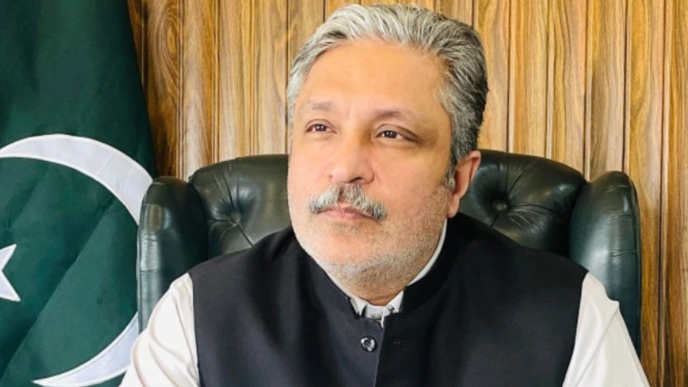 بانی پی ٹی آئی ڈیل کرنے کی کوشش کر رہے ہیں: اختیار ولی