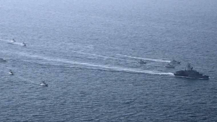 خلیج فارس: امریکی بحری بیڑے کی موجودگی کے بعد روس اور چین کی بھی انٹری