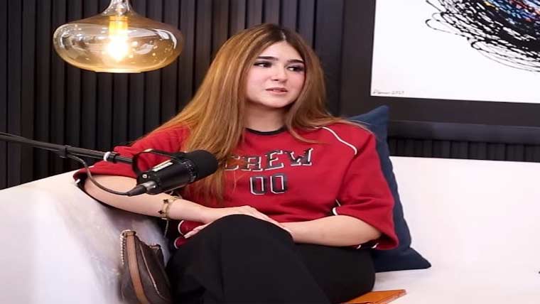 انفلوئنسر کشف علی نے موبائل فون کو فتنہ قرار دیدیا