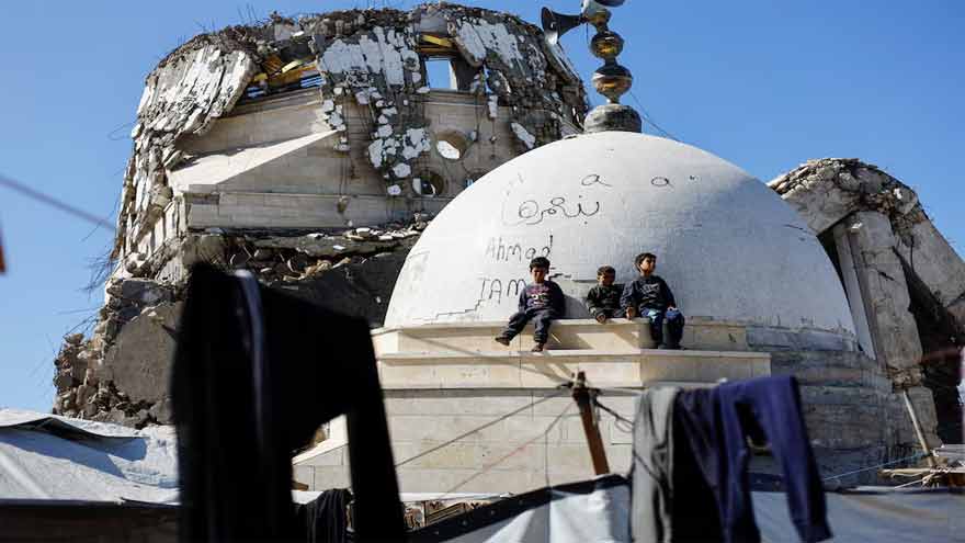 Ramazan begins in Gaza amid ruins of shattered mosques