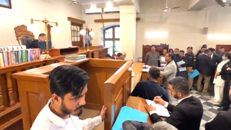 سانحہ گل پلازہ: جوڈیشل کمیشن نے مزید لوگوں کے بیانات قلمبند کر لئے