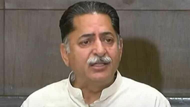 بانی پی ٹی آئی کیساتھ 3 سے 4 بار ڈیل ہوئی مگر میچور نہیں ہوئی: جاوید لطیف