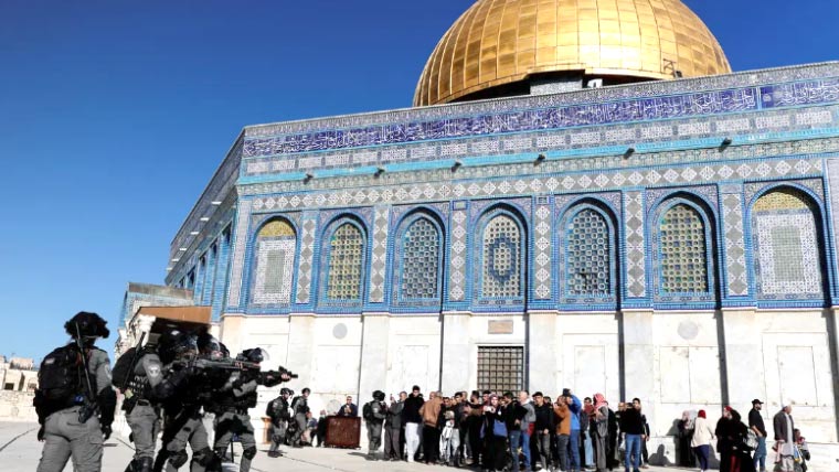 قابض اسرائیلی انتظامیہ نے مسجد اقصیٰ کے امام کو ایک ہفتے کیلئے بے دخل کردیا