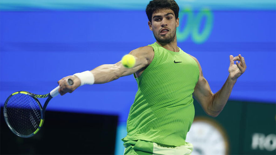 Alcaraz fights back to book last four berth in Qatar, Sinner stunned