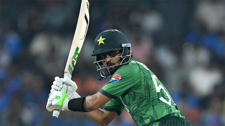 Mike Hesson explains Babar Azam's batting demotion